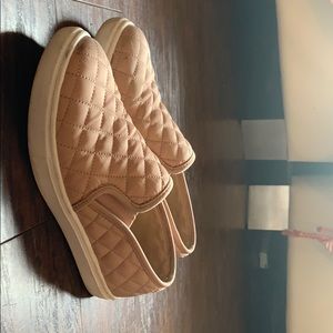 Steve madden pink sneaker